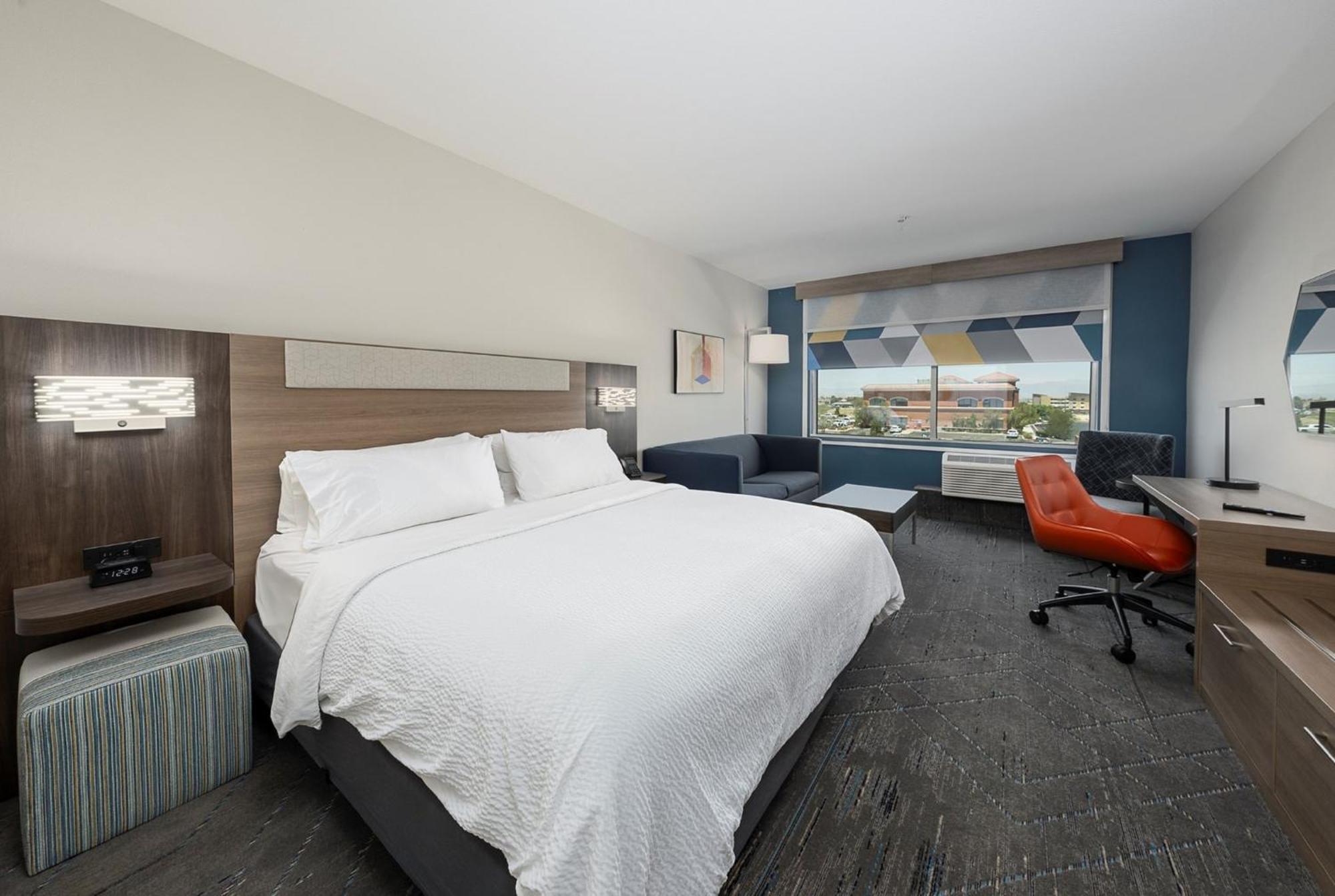Holiday Inn Express & Suites Ridgecrest - China Lake By Ihg Exteriör bild