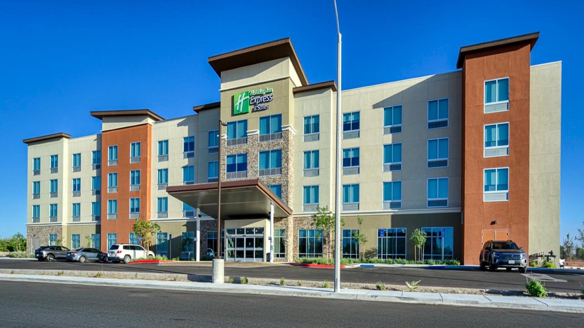 Holiday Inn Express & Suites Ridgecrest - China Lake By Ihg Exteriör bild